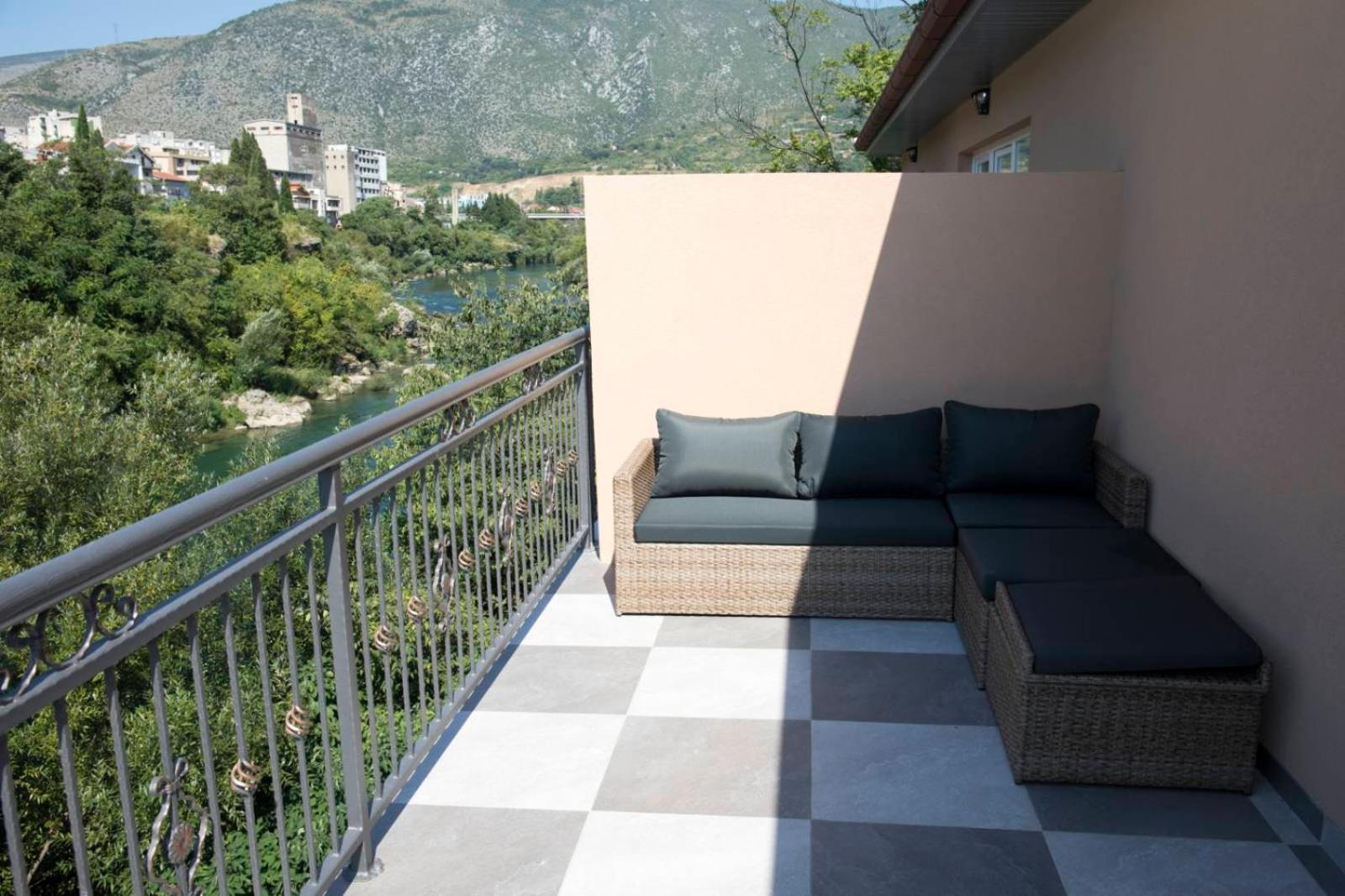 Kovac Riverfront Apartments Mostar Eksteriør billede