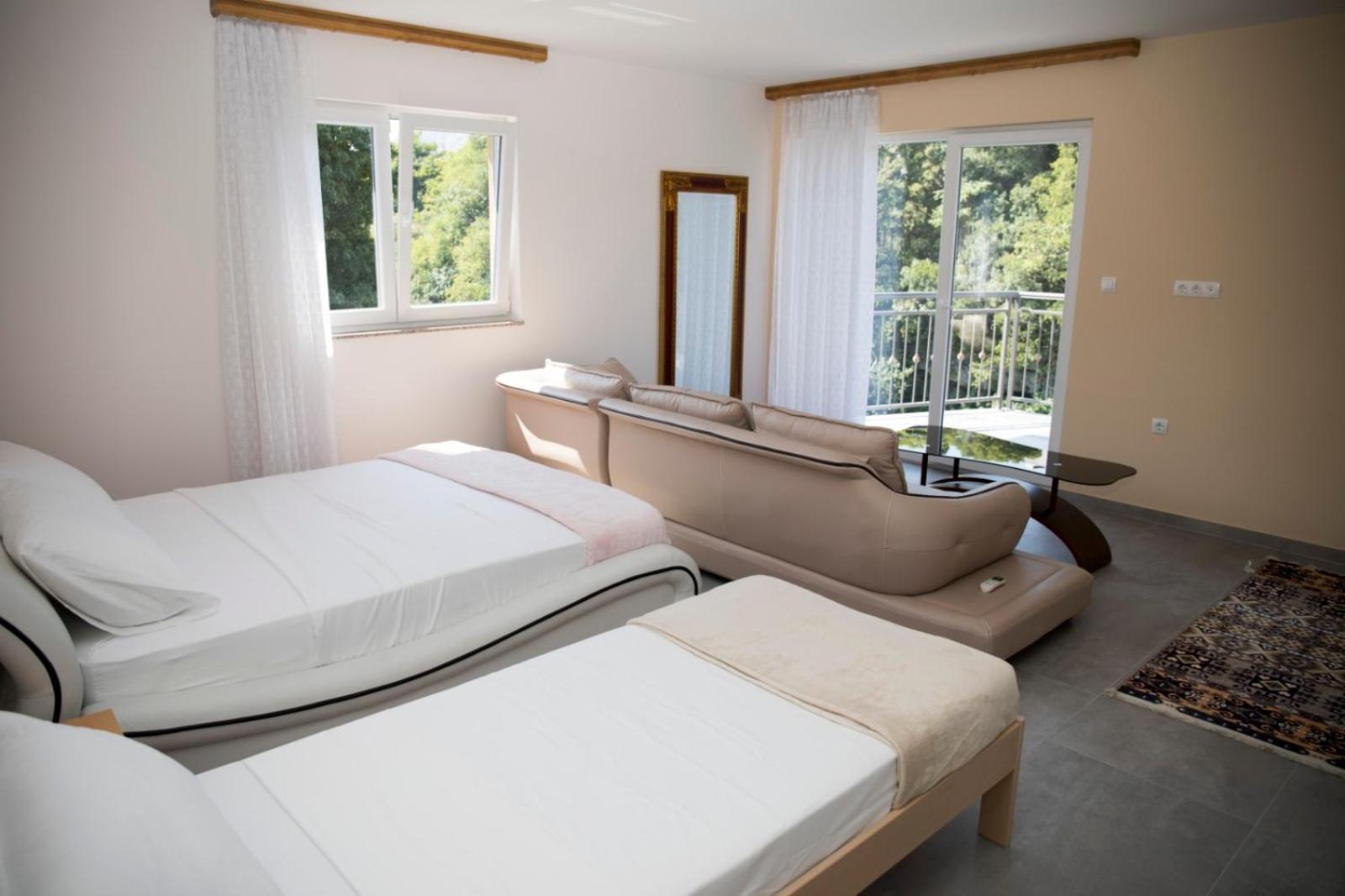 Kovac Riverfront Apartments Mostar Eksteriør billede